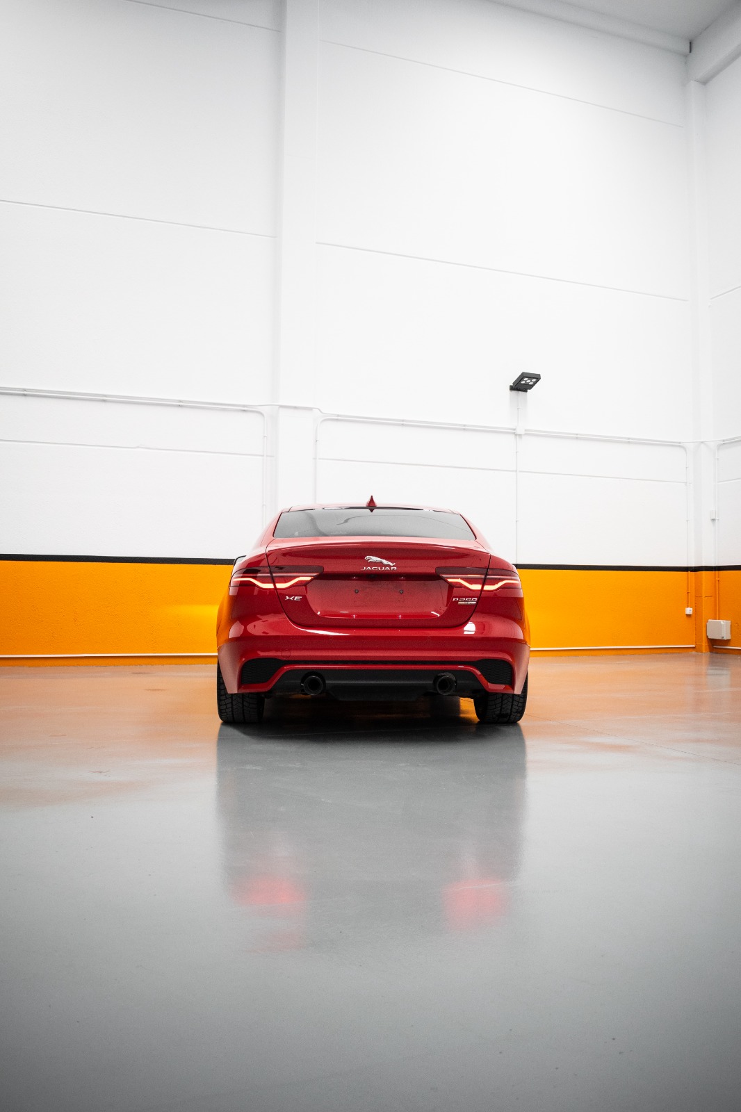 Jaguar XE P250 R-Dynamic SE