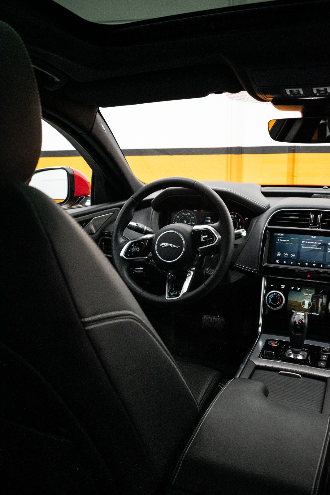 Jaguar XE P250 R-Dynamic SE