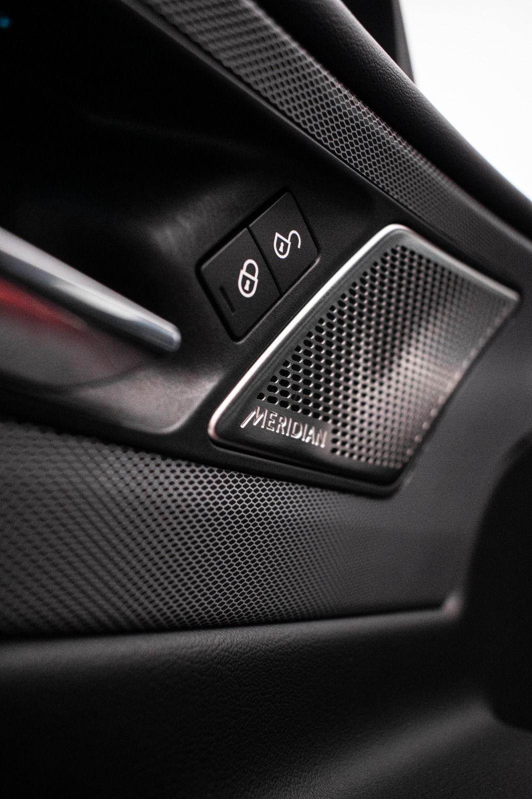 Jaguar XE P250 R-Dynamic SE