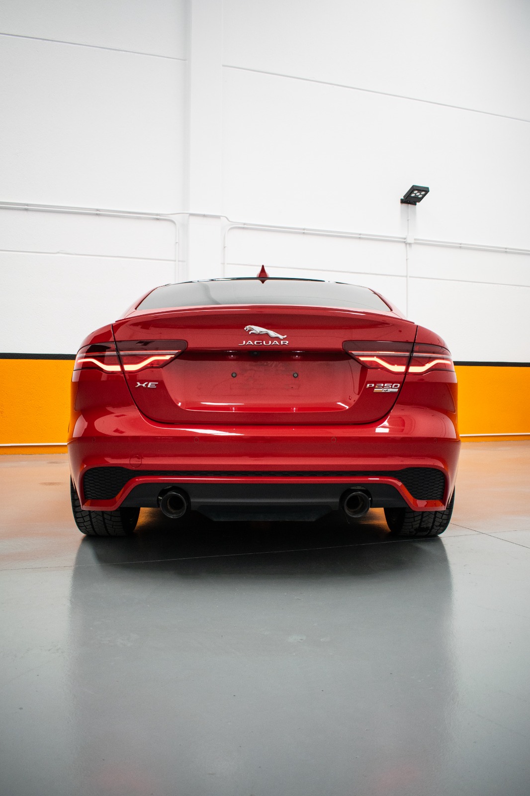 Jaguar XE P250 R-Dynamic SE