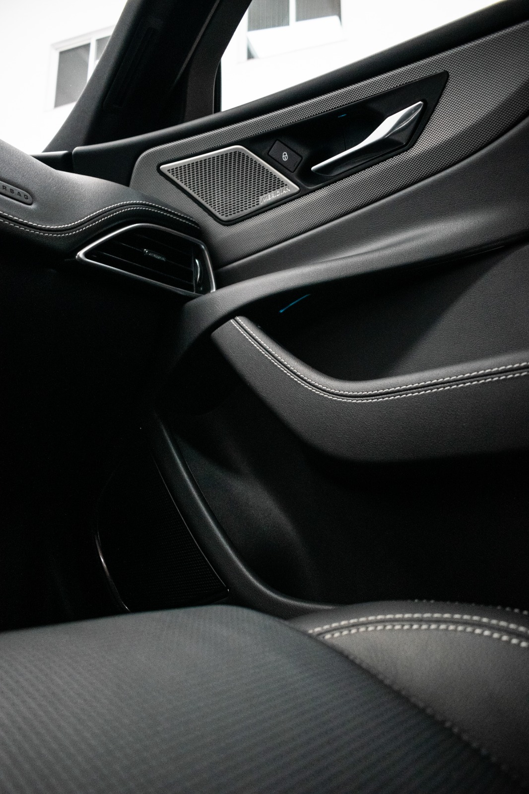 Jaguar XE P250 R-Dynamic SE