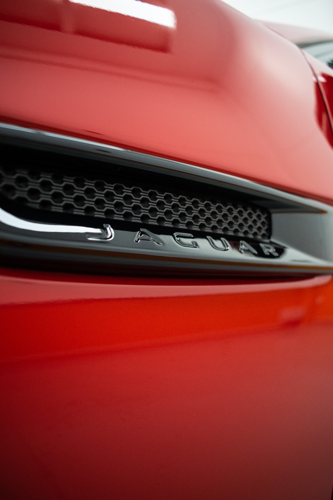 Jaguar XE P250 R-Dynamic SE