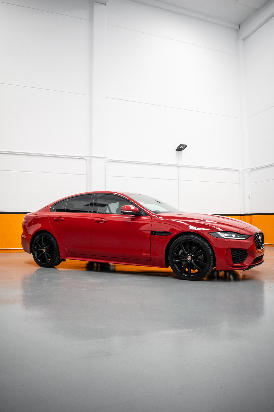 Jaguar XE P250 R-Dynamic SE