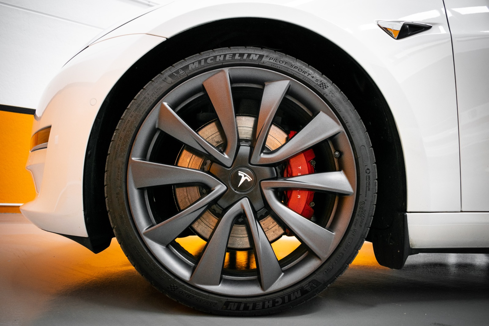 Tesla Model 3 Performance